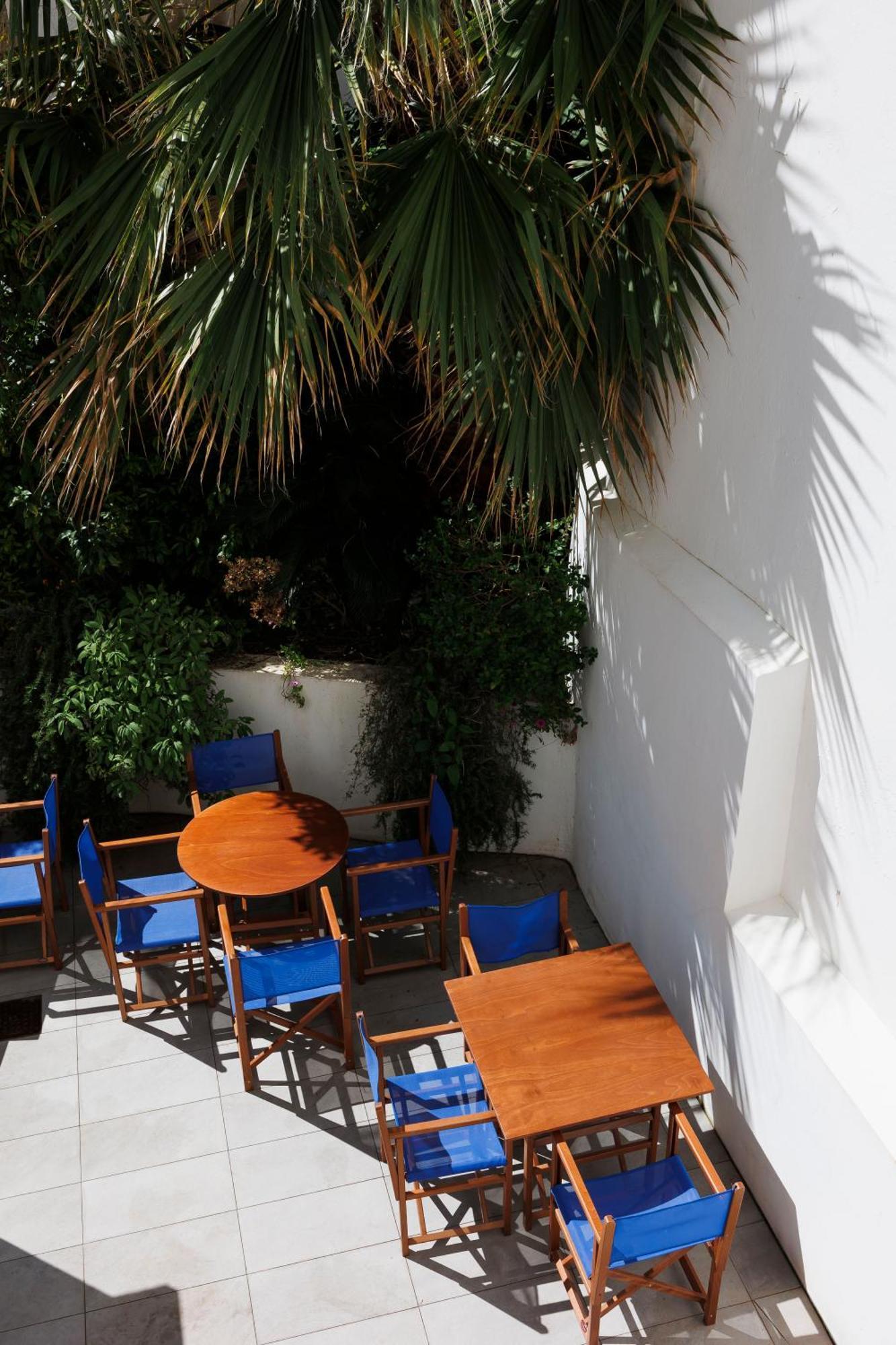 Hotel Georges Vi 3*